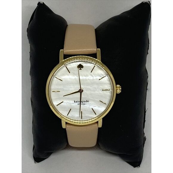 Kate Spade New York Metro 0073 Women Beige Leather Analog Dial Wrist Watch VK106